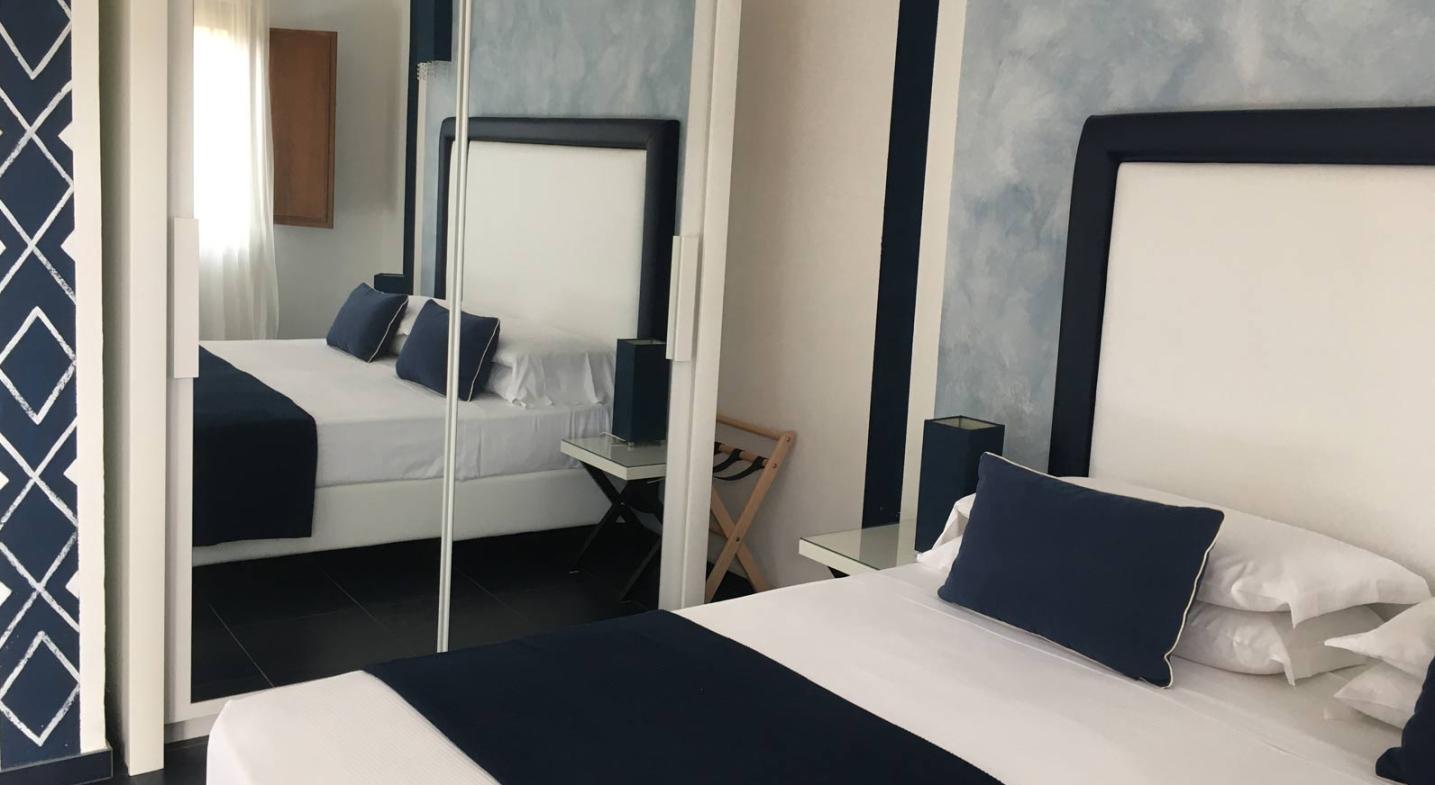 hotelcalarosa fr chambres 026
